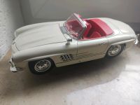 BBurago 1:18 Mercedes Benz 300 SL Weiß, Cremefarben, FR-AU444 Bayern - Schlüsselfeld Vorschau