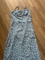 Blau weißes Shein Kleid mit Blümchen (Größe M/38) Berlin - Tempelhof Vorschau