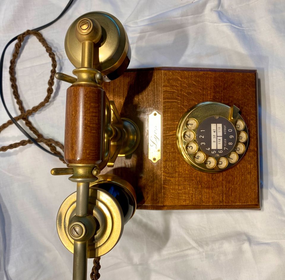 Telefon Holz in Geldern