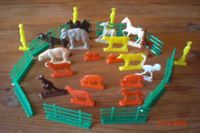 DDR Spielzeug Plaste Zootiere mit Zaun Flachtiere Hessen - Merenberg Vorschau