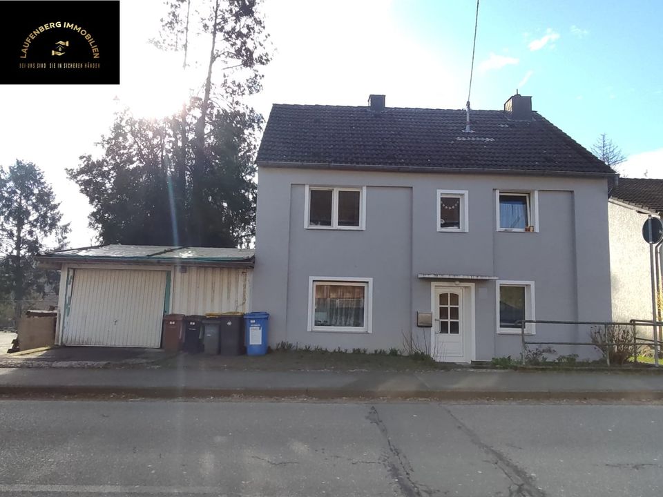 Freistehendes Zweifamilienhaus mit Anbau und Garten, Terrasse und Garage in ruhiger Wohnlage von Pracht nahe Hamm(Sieg) in Pracht