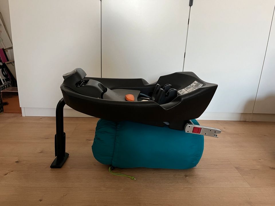 Cybex Platinum Cloud Babyschale mit Dockingstation in Markgröningen