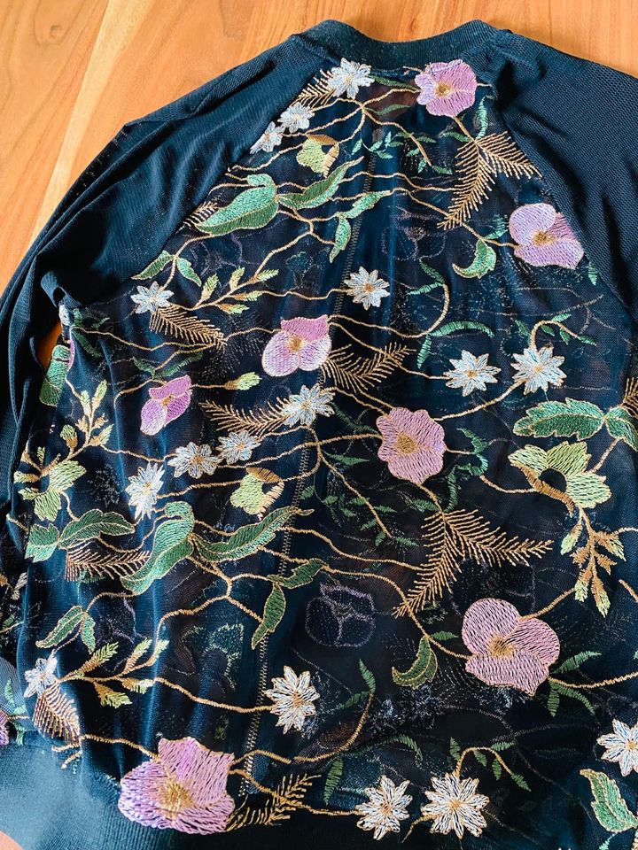 Justfab Bomberjacke Größe S Damen Schwarz Mit Blumen Flower in Erfurt