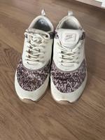 Nike 38,5  beige Leo Hessen - Waldbrunn Vorschau