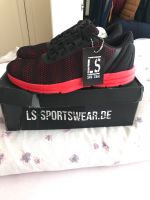 Herren Fitness Sneaker, Gr.42, Rot schwarz, NEU Nordrhein-Westfalen - Gelsenkirchen Vorschau