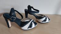 Sandale Tommy Hilfiger NEU Gr. 38 weiß/blau Baden-Württemberg - Wiernsheim Vorschau