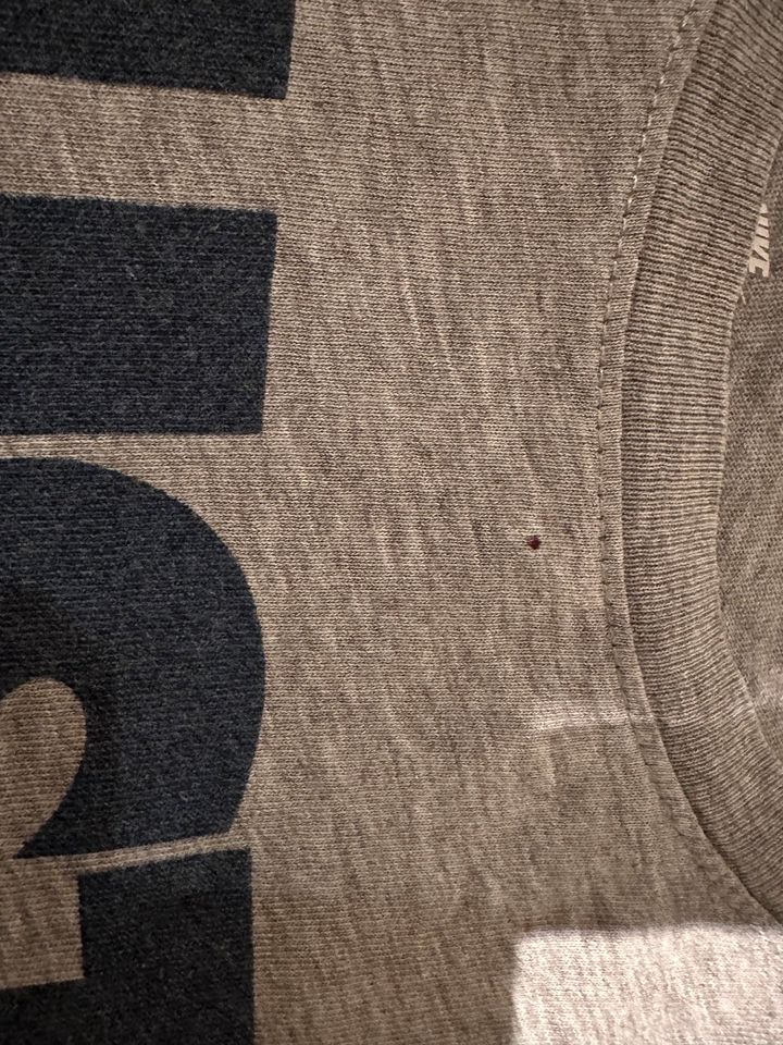 Nike Shirt kleiner Fehler siehe Text in Großenkneten