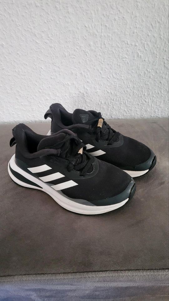 Kinder adidas Schuhe 29 gebraucht in Steinheim