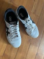 Asics Sneaker, 39,5, weiß- schwarz Kr. München - Neubiberg Vorschau