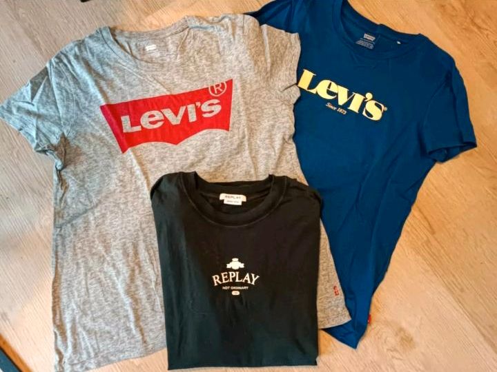 3 Shirts Levi's+Replay XS und M in Olpe