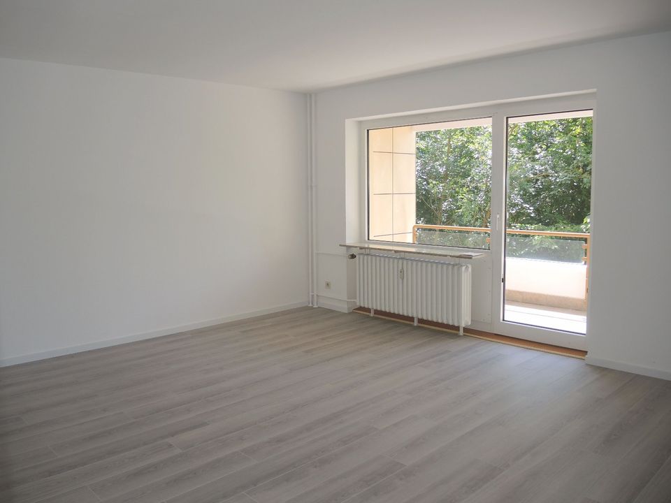Renovierte helle 3 - Zimmer Wohnung mit Balkon in Waldrandlage zu vermieten in Bad Brückenau