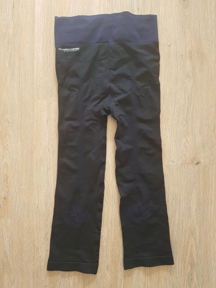 ASICS 3/4 Leggings Tights Laufhose Sport Fitness schwarz Größe L in Landstuhl