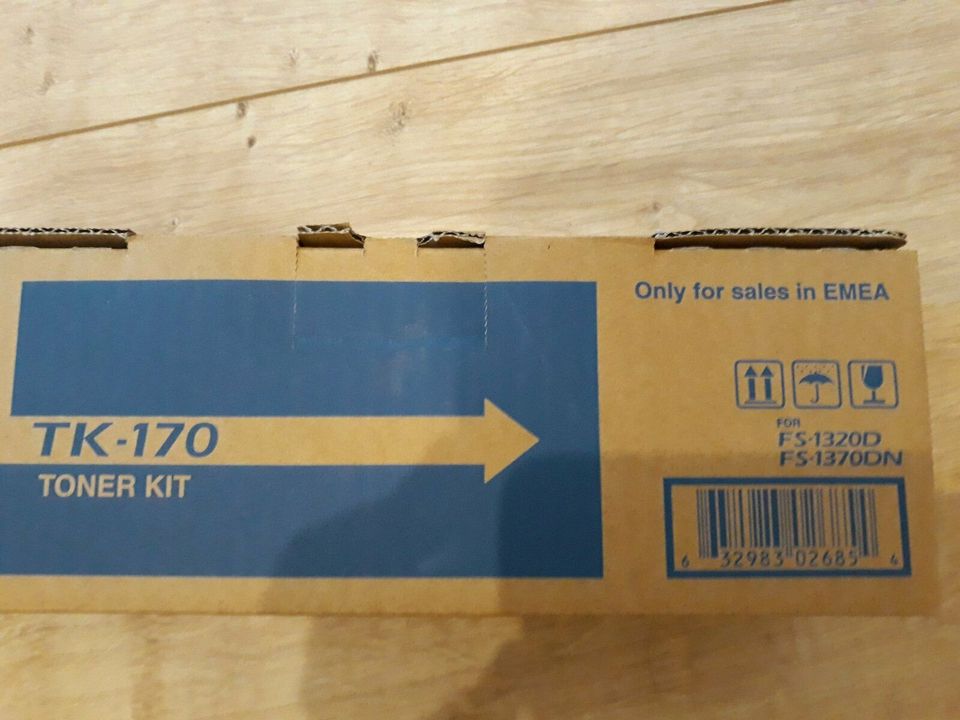 KYOCERA Toner Kit für FS-1320D FS-1370DN NEU original verpackt in Bengel