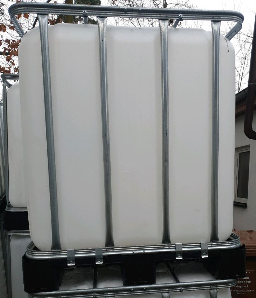 1000l IBC Container Wassertanks Regenfässer gereinigt in Rehfelde