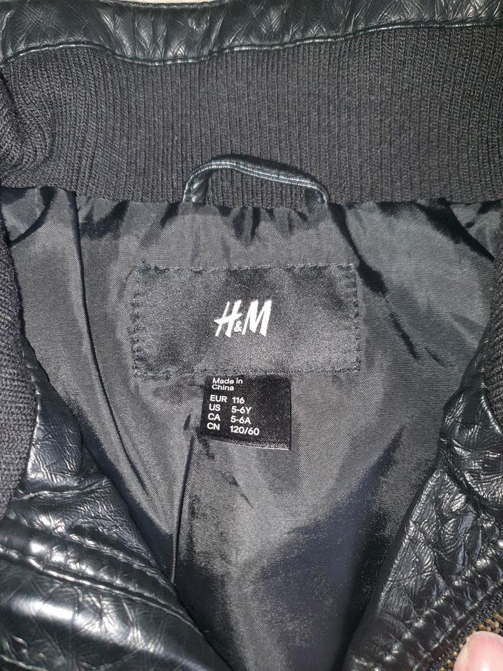 Lederjacke H&M 116 Bikerjacke in Bokensdorf