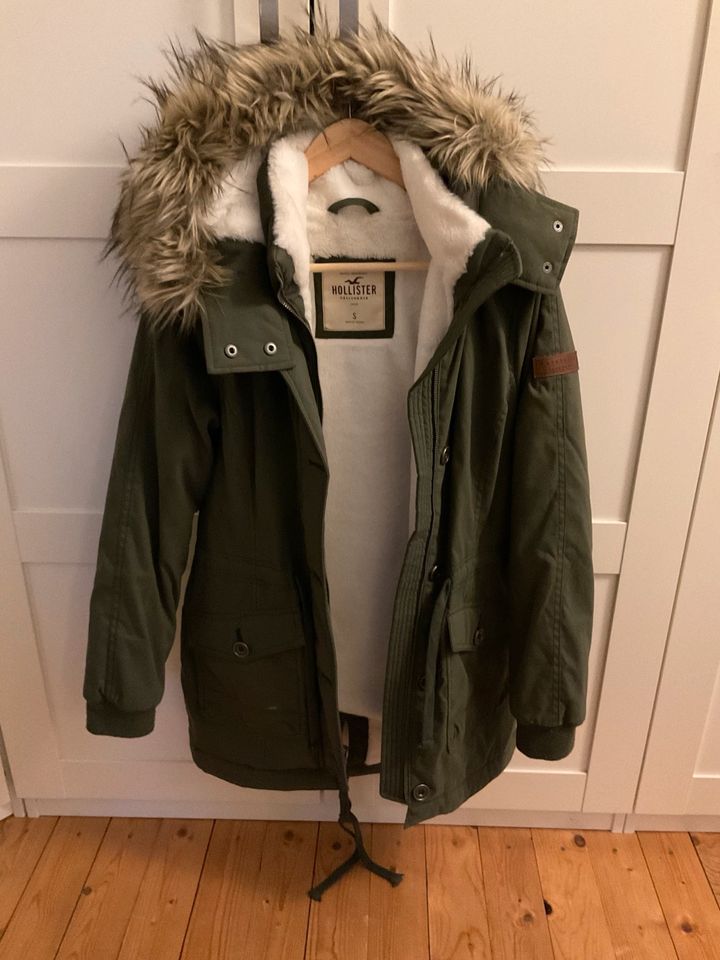 Wunderschöne Hollister Winterjacke olivgrün, Gr. S, Damen in  Nordrhein-Westfalen - Reichshof | eBay Kleinanzeigen ist jetzt Kleinanzeigen