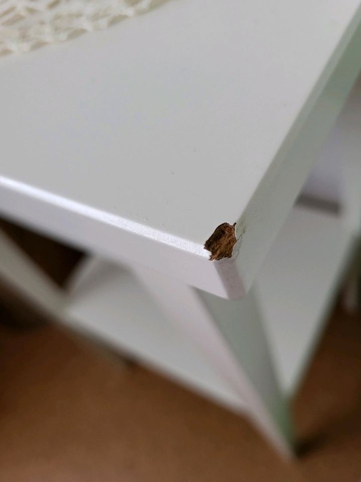 Ikea HEMNES Nachttisch in Garbsen