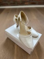 Brautschuhe / AVALIA / Ivory Satin / Gr. 42 Dortmund - Kirchhörde Vorschau