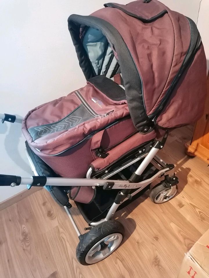 Kinderwagen "by Knorr" in Filsum