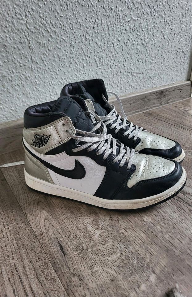 Air Jordan 1 Retro High 'Silver Toe' in Mülheim (Ruhr)