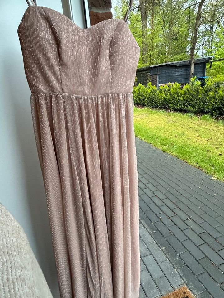 Neues Abendkleid Gr. 40 in Adendorf