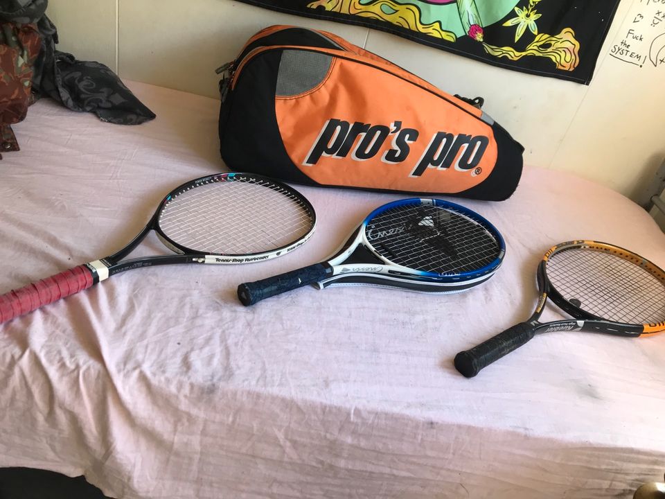 3x Tennisschläger Pro‘s Pro Tennisspielertasche+10Tennisbälle in Ettlingen