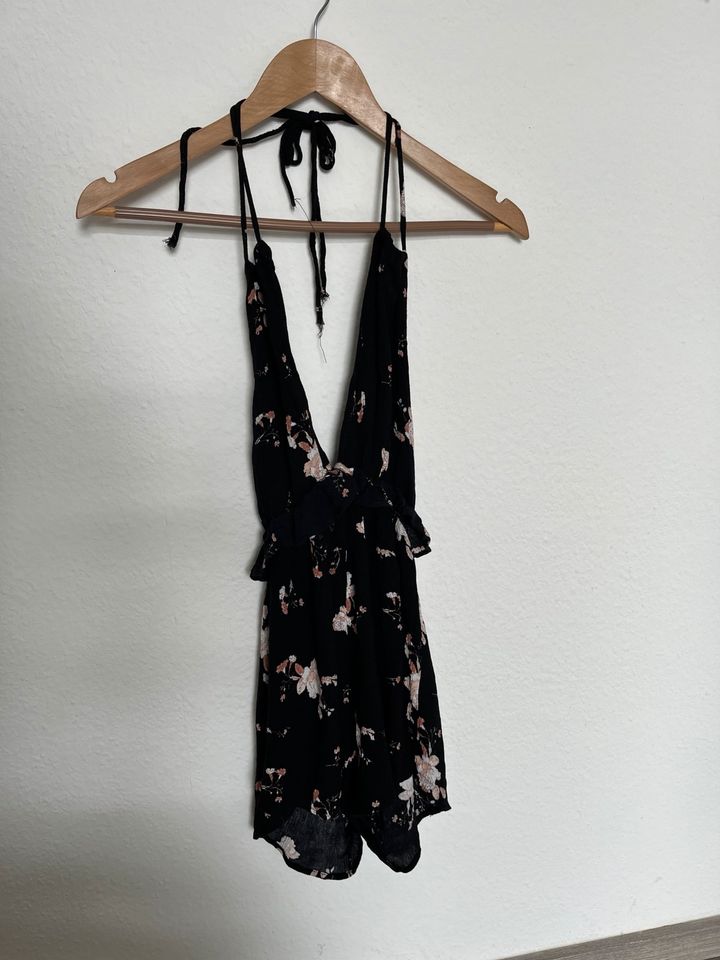 Pull & Bear Einteiler Jumpsuit Playsuit rückenfrei schwarz Gr. M in Mannheim