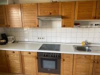 Küche/Einbauküche/Küchenzeile mit Spülbecken, Ofen und Herdplatte Bayern - Königsmoos Vorschau