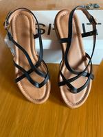 Zehentrennersandalen Gr.39 von Esprit neuwertig Niedersachsen - Peine Vorschau