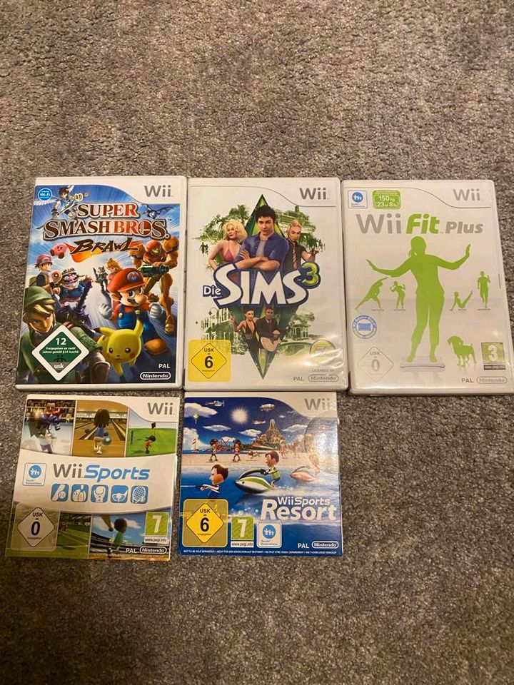 Nintendo Wii Bundle in schwarz mit Fitnessboard und 5 Spielen in Schwarzheide