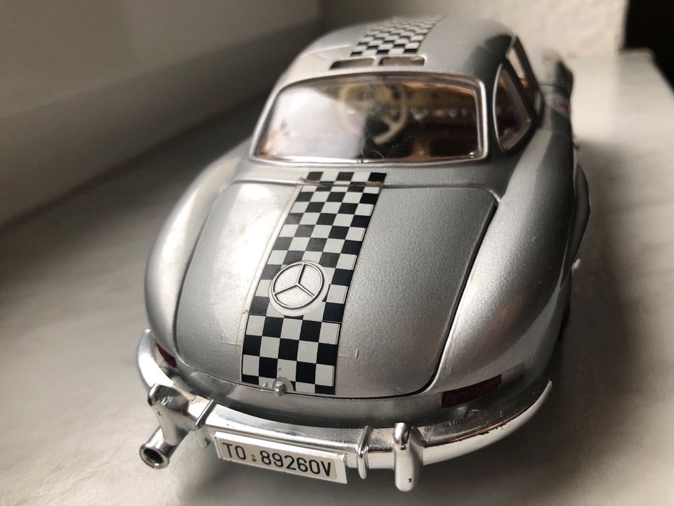 mercedes benz 300sl 1:18 burago in Leipzig