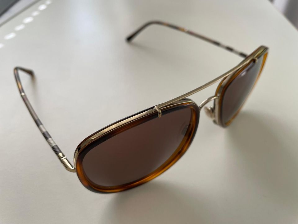 Sonnenbrille von Burberry in Berlin