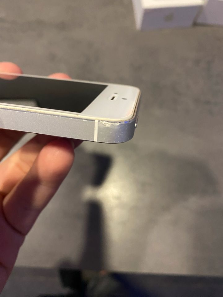 iPhone 5S 16 GB Silber in Knetzgau