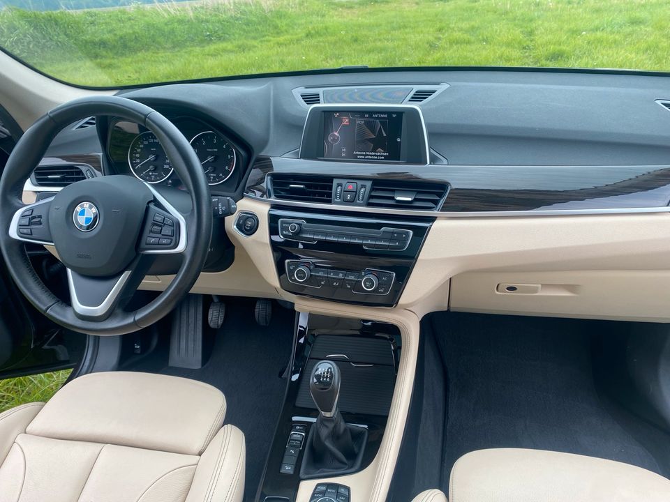 BMW X1 xDrive 20d xLine Panorama Dach ,LED Scheinwerfer ,1 Hand in Bremervörde