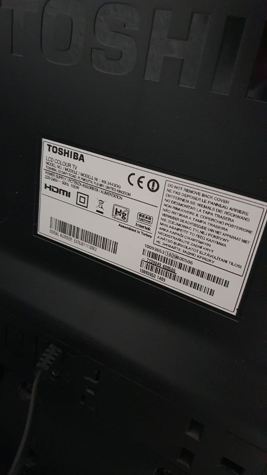 40 Zoll Fernseher Toshiba 40L3443DG in Paderborn