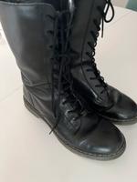 Sehr Gut erhaltene Stiefel von Bugatti Gr. 39 Bayern - Karlstein Vorschau