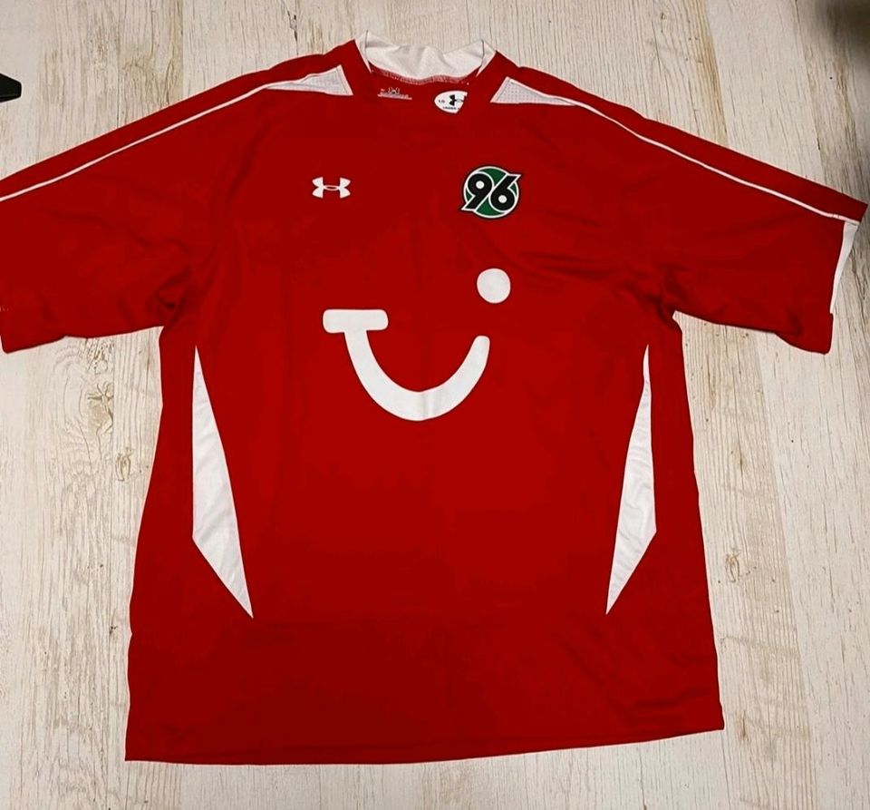 Hannover 96 Heim Trikot Fußballtrikot 2008/2009 Under Armour L in Görlitz