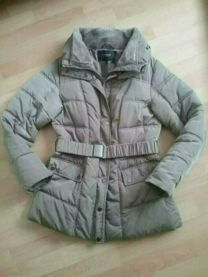 Wie NEU: hochwertige Damen Daunenjacke, NP 189€, Nichtraucher in Siegen