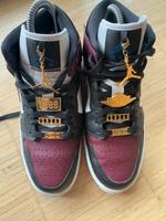 Air Jordan 1 Mid Sneaker Leder schwarz Bordeaux Gold,größe 37,5 Bayern - Erlangen Vorschau