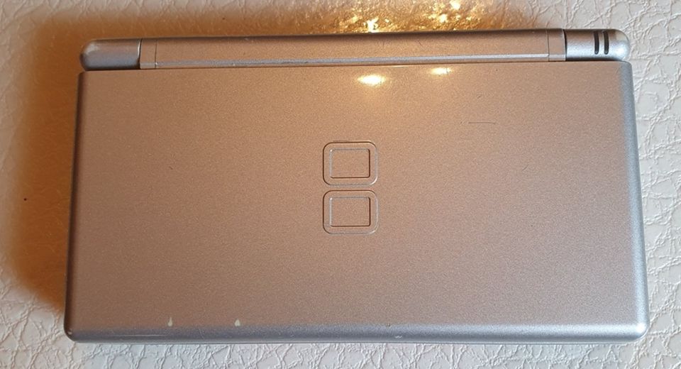 Nintendo DS Lite Konsole mit der OVP und Spezial Zubehör in Uchte