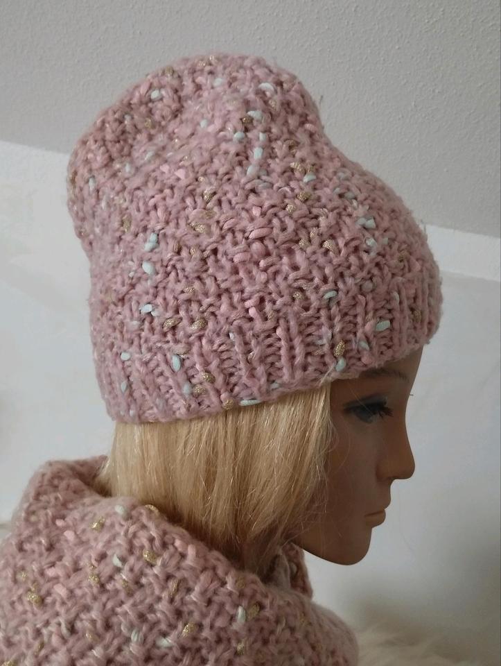 Mädchen Winterset Mütze mit Loopschal von Barts in Moosbach b. Vohenstrauß