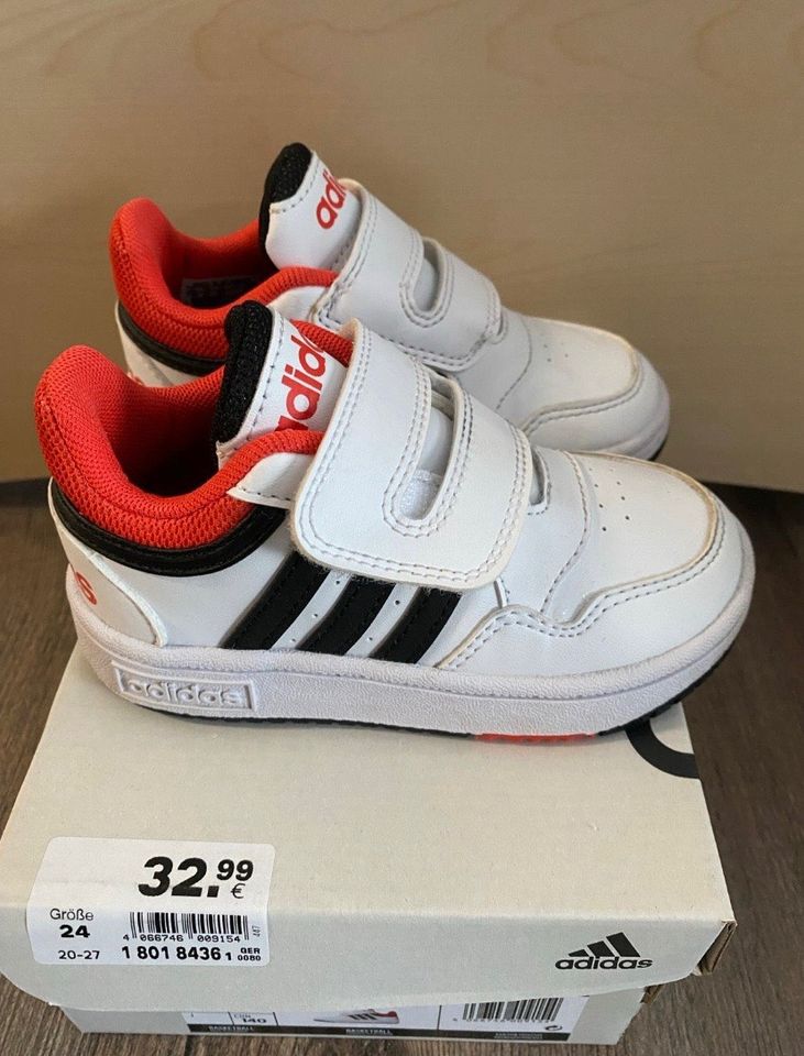 Kinderschuhe Adidas in Hückeswagen