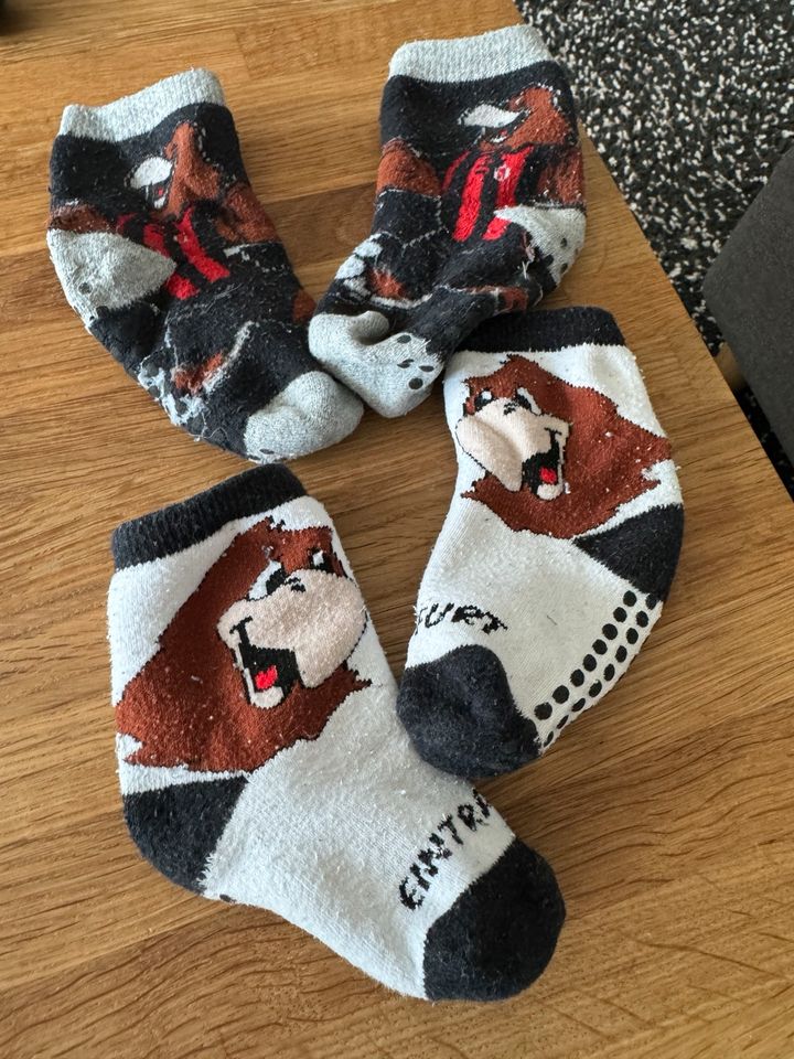 Anti Rutsch Socken Eintracht Frankfurt weiß schwarz Kinder in Wiesbaden