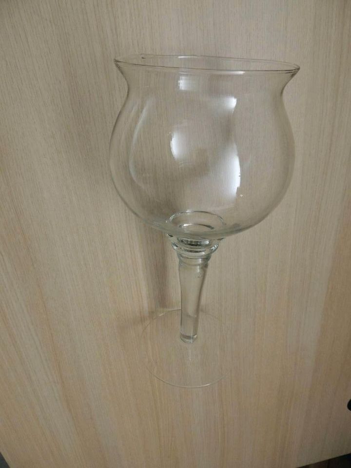 Dekorationsglas, Deko Vase, Glasschale mit Fuß in Burgwald