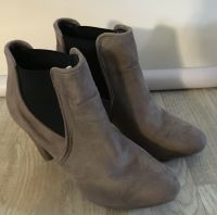 Schöne taupefarbene Stiefelette von H&M in Gr. 39 Herzogtum Lauenburg - Wentorf Vorschau