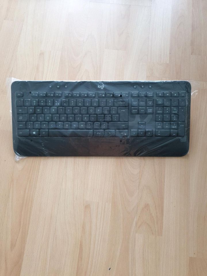 Tastatur (US) von logitech inkl Maus in Düsseldorf