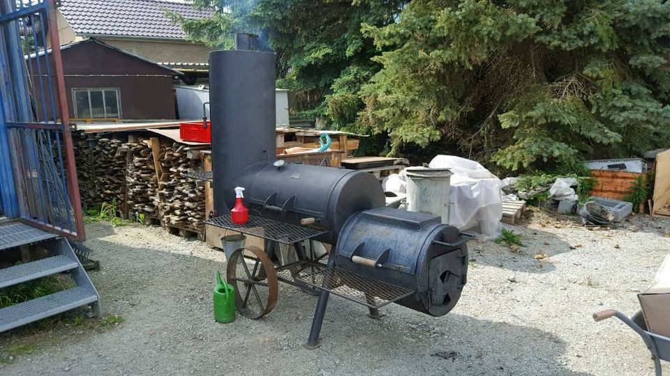 XXL 30 Zoll BBQ Smoker mieten Catering Party Event Grill Gastro in Burkau