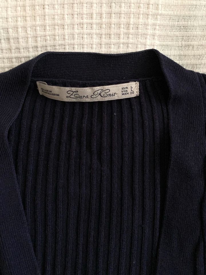 Zara Knit Strickjacke Cardigan, Gr. L in Hamburg