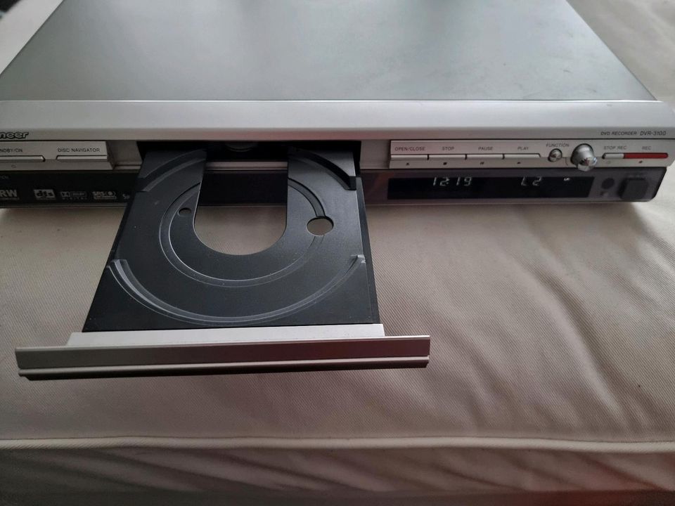 Pioneer DVD Recorder DVR-3100 Player Recorder DVD in Moers