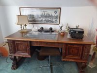 Antiker Schreibtisch aus Nussbaum mit Löwenfüßen TOP Köln - Merkenich Vorschau